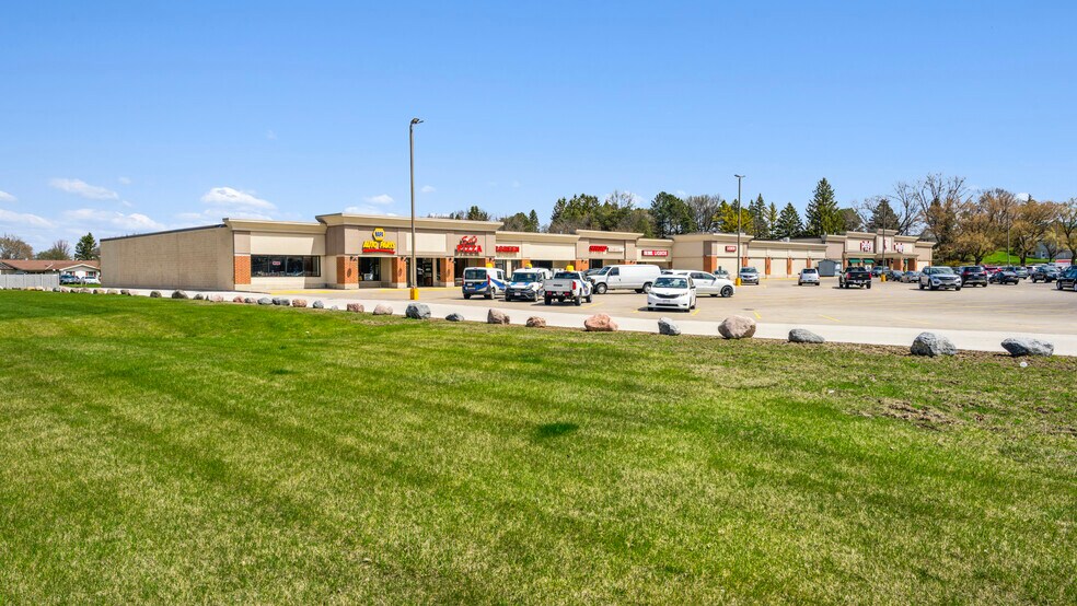 1520-1566 E Sumner St, Hartford, WI à vendre - Photo de l’immeuble – Image 3 sur 10