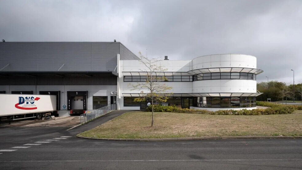 Industriel/Logistique dans Meung-sur-Loire à louer - Photo de l’immeuble – Image 2 sur 15