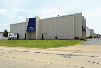Plus de détails pour 13921-13981 W Parkway, Cleveland, OH - Industriel/Logistique à louer