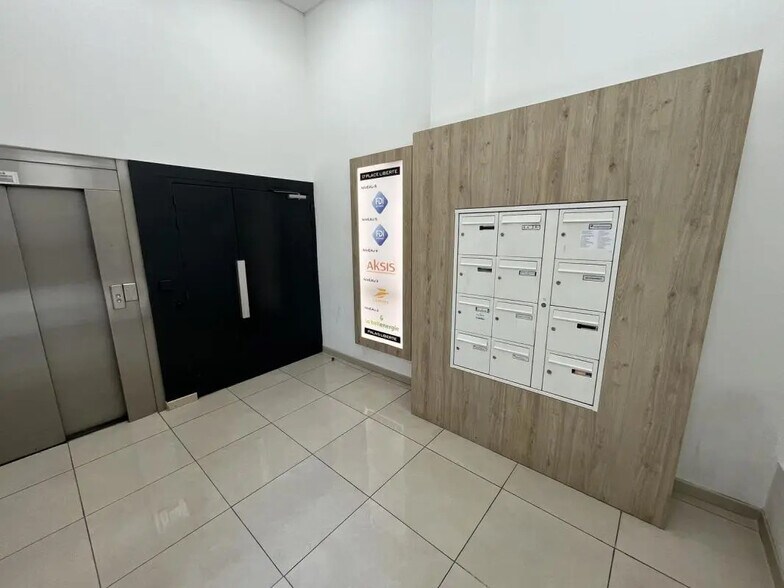 Bureau dans Toulon à louer - Photo de l’immeuble – Image 2 sur 11