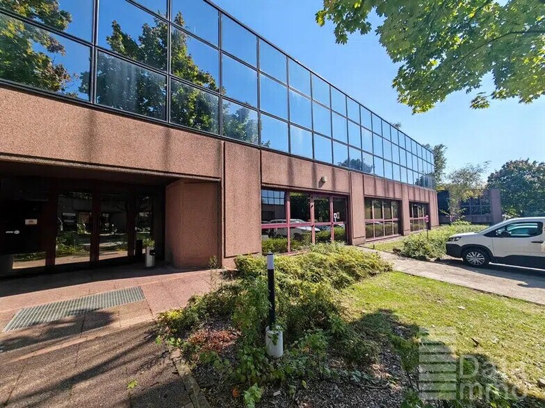 10 Allée Hendrik Lorentz, Champs-sur-Marne à louer - Photo de l’immeuble – Image 2 sur 9