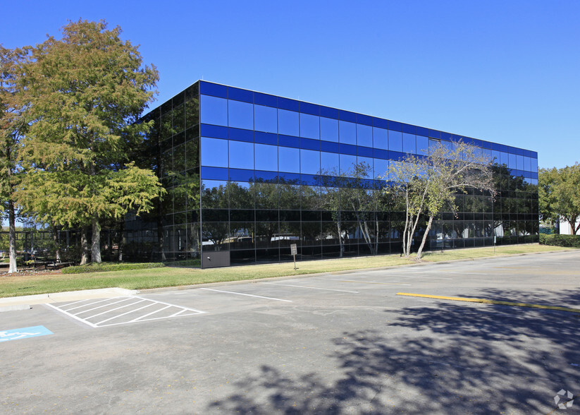 16840 Buccaneer Ln, Clear Lake City, TX à louer - Photo principale – Image 1 sur 4