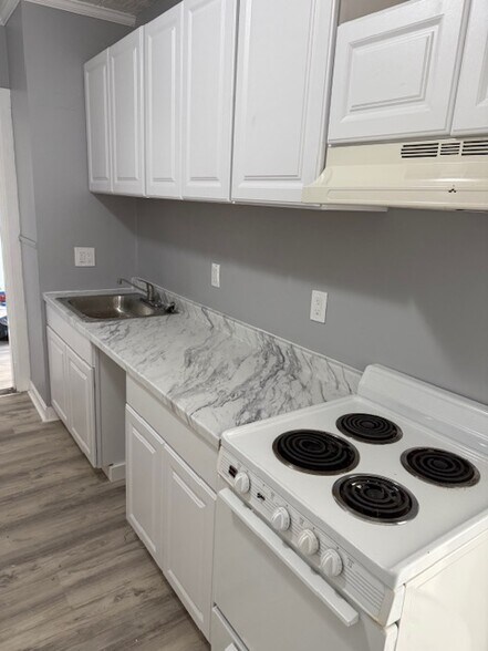 51 Pleasant St, Leominster, MA à vendre - Photo intérieure – Image 2 sur 8