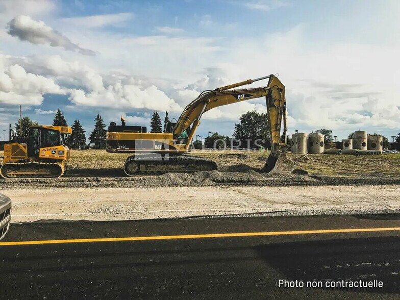 Local d'activités dans Vaulx-en-Velin à vendre - Photo de l’immeuble – Image 2 sur 4