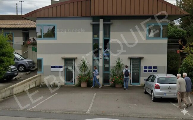 Plus de détails pour Local commercial à vendre