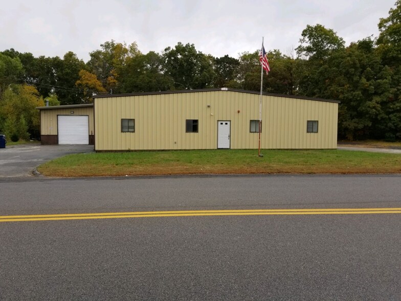 17 Industrial Dr, Smithfield, RI à louer - Photo de l’immeuble – Image 1 sur 10
