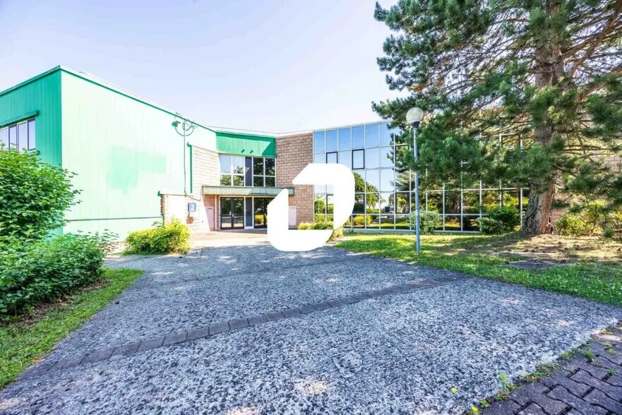 Bureau dans Saint-Thibault-des-Vignes à louer - Photo de l’immeuble – Image 1 sur 16