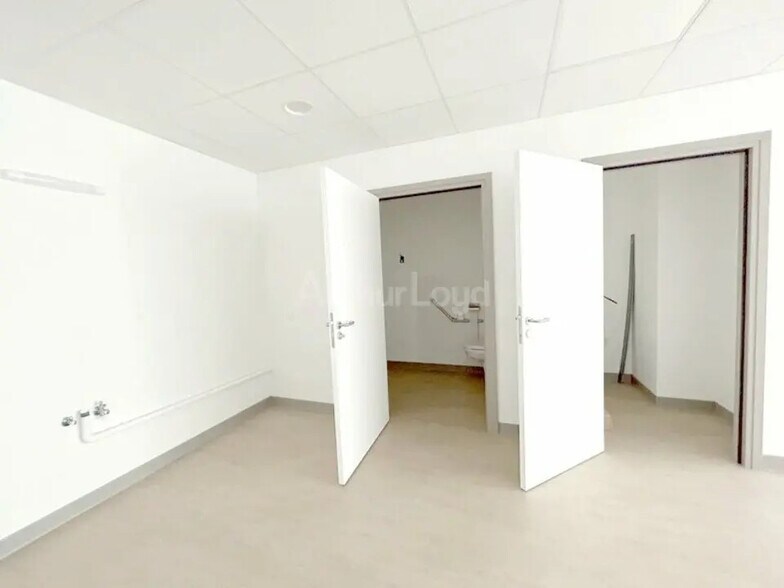 Bureau dans Lesménils à louer - Photo de l’immeuble – Image 3 sur 5