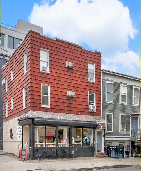 290-292 Leonard Street portefeuille de 2 biens à vendre sur LoopNet.fr - Photo de l’immeuble – Image 3 sur 16