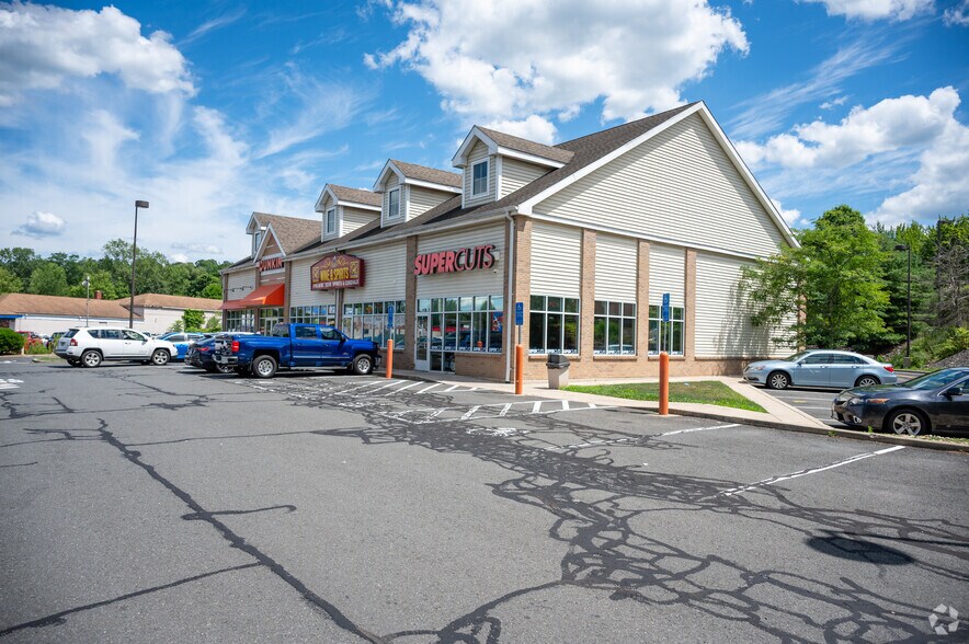 613 Washington St, Middletown, CT à louer - Photo principale – Image 1 sur 1