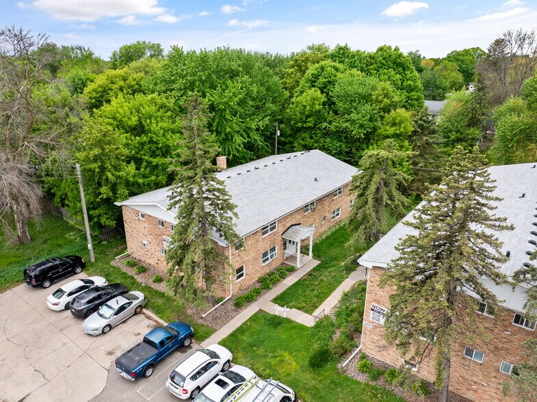 2009-2017 Commerce Blvd, Mound, MN à vendre - Photo de l’immeuble – Image 2 sur 32