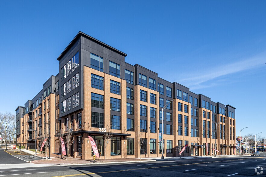 349-377 Broad St, Newark, NJ à louer - Photo de l’immeuble – Image 3 sur 9
