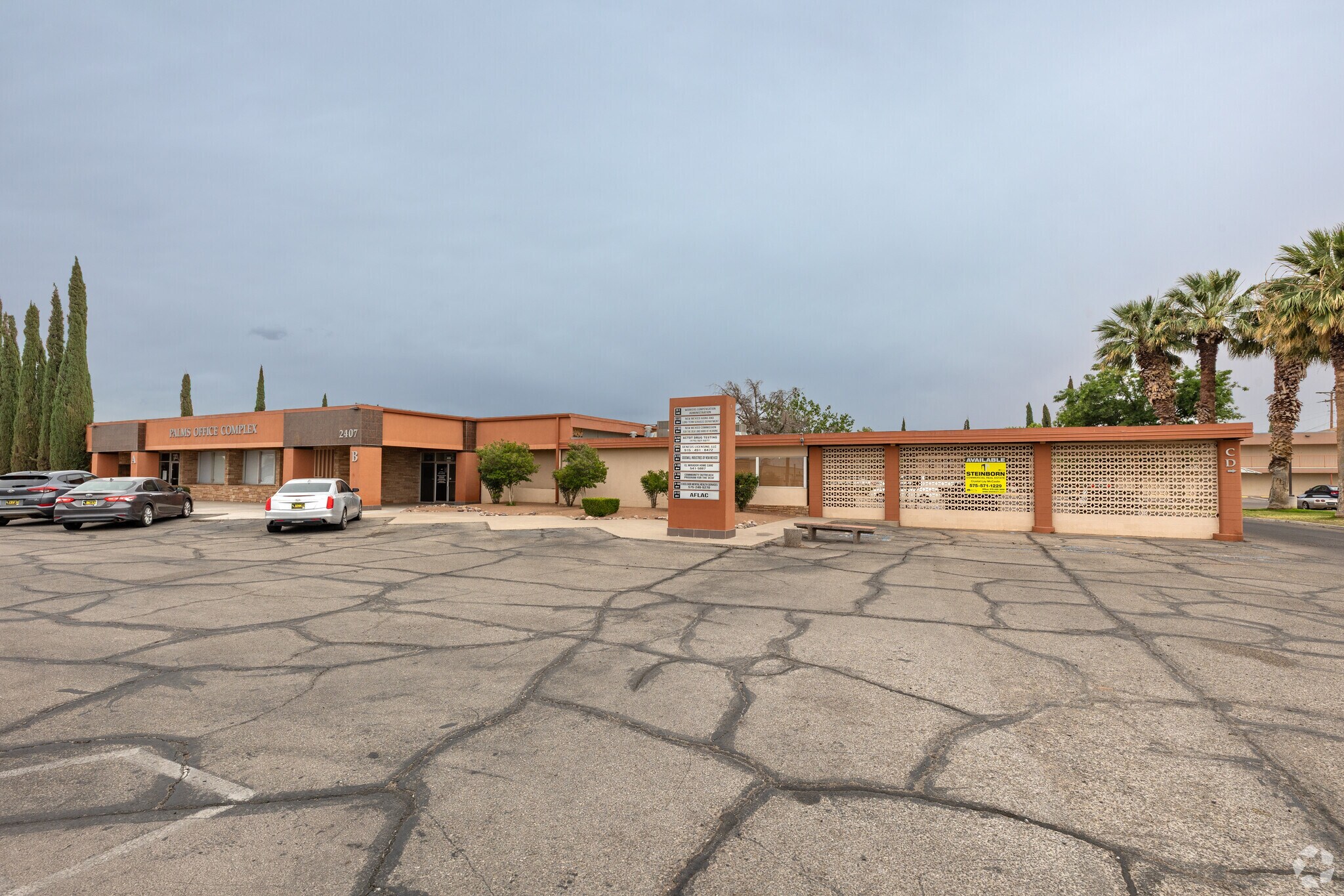 2407 W Picacho Ave, Las Cruces, NM à louer Photo principale– Image 1 sur 5