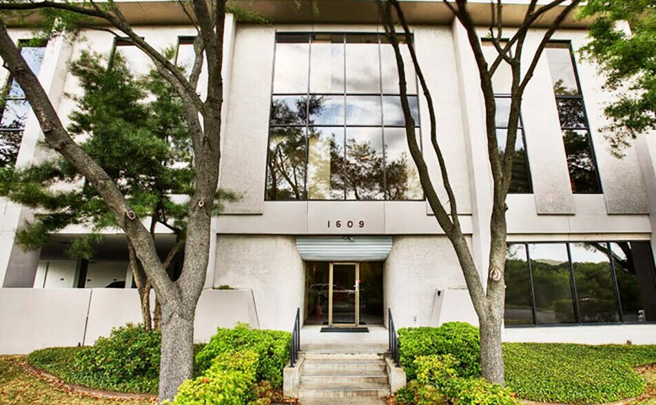1609 Shoal Creek Blvd, Austin, TX à louer - Photo principale – Image 1 sur 4