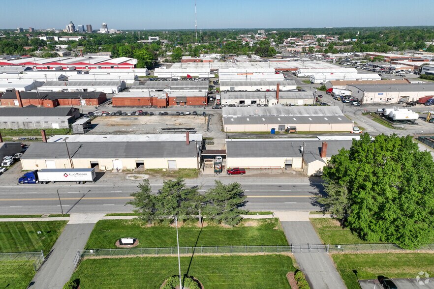 461 N English St, Greensboro, NC à louer - Aérien – Image 2 sur 25