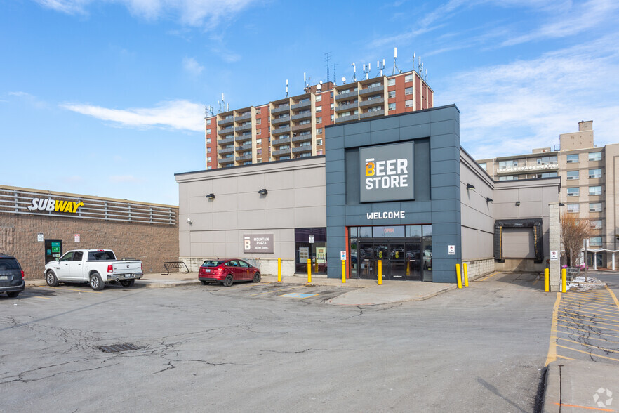 661-679 Upper James St, Hamilton, ON à louer - Photo de l’immeuble – Image 3 sur 4