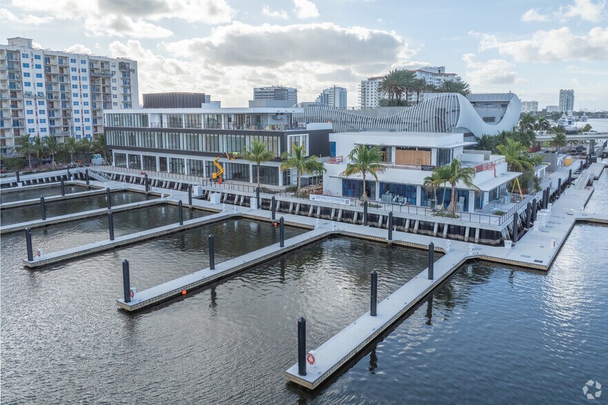 151 Las Olas Cir, Fort Lauderdale, FL à louer - Photo de l’immeuble – Image 3 sur 20