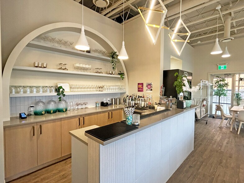 460 Erin Woods Dr SE, Calgary, AB à vendre - Photo intérieure – Image 2 sur 10