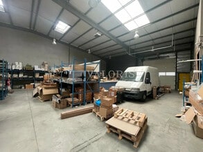 Local d’activités dans Vaulx-en-Velin à louer Photo intérieure– Image 2 sur 9