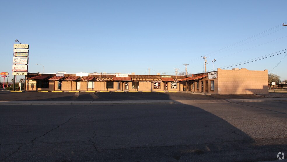 1675 E Lohman Ave, Las Cruces, NM à louer - Photo principale – Image 1 sur 25