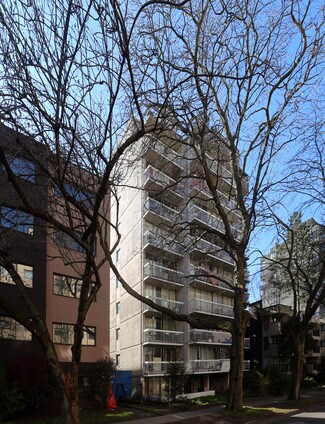 Plus de détails pour 1222 Pendrell St, Vancouver, BC - Logement à vendre