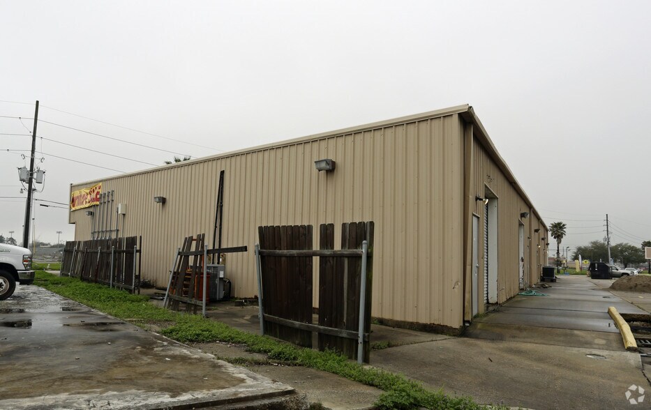 4217 E Judge Perez Dr, Meraux, LA à louer - Photo de l’immeuble – Image 3 sur 3