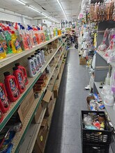 18020 Hillside Ave, Jamaica, NY à louer Photo de l’immeuble– Image 2 sur 5