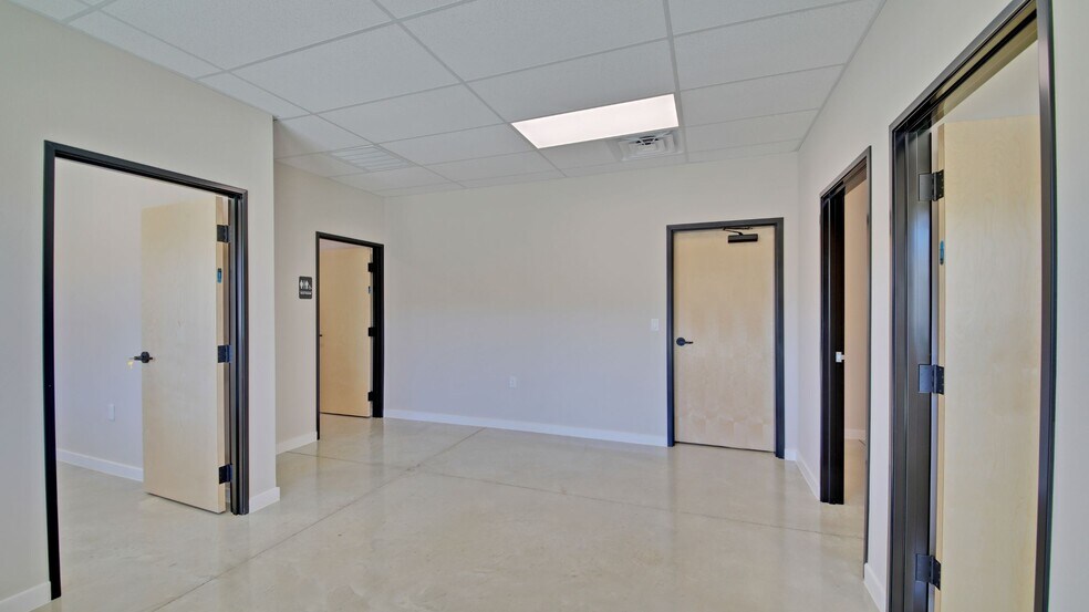720 S Bell Blvd, Cedar Park, TX à louer - Photo de l’immeuble – Image 2 sur 20