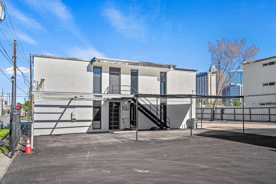 2323 Caroline St, Houston, TX à louer - Photo de l’immeuble – Image 3 sur 20