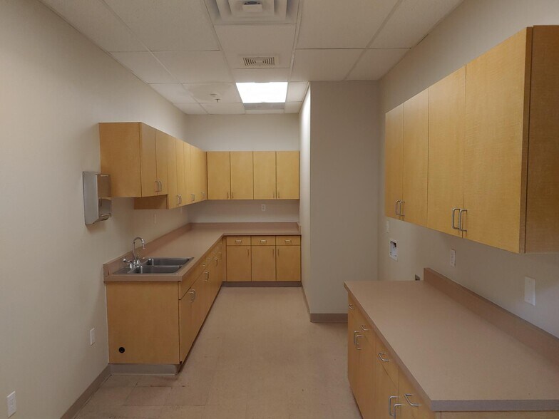 17431 N 71st Dr, Glendale, AZ à louer - Photo de l’immeuble – Image 3 sur 9