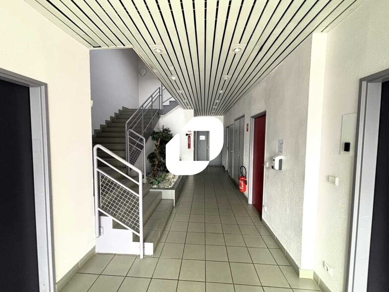 Allée Du Moulin Berger, Écully à louer - Hall d’entrée – Image 3 sur 15