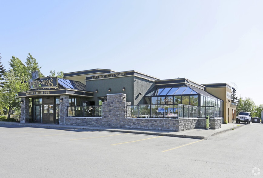 3575 20th Ave NE, Calgary, AB à louer - Photo principale – Image 1 sur 4