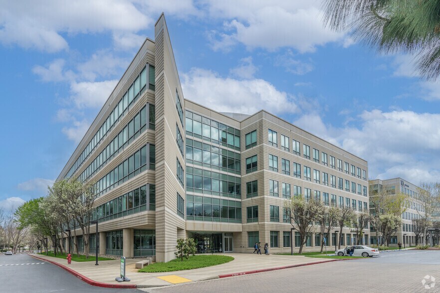 6200 Stoneridge Mall Rd, Pleasanton, CA à louer - Photo principale – Image 1 sur 23