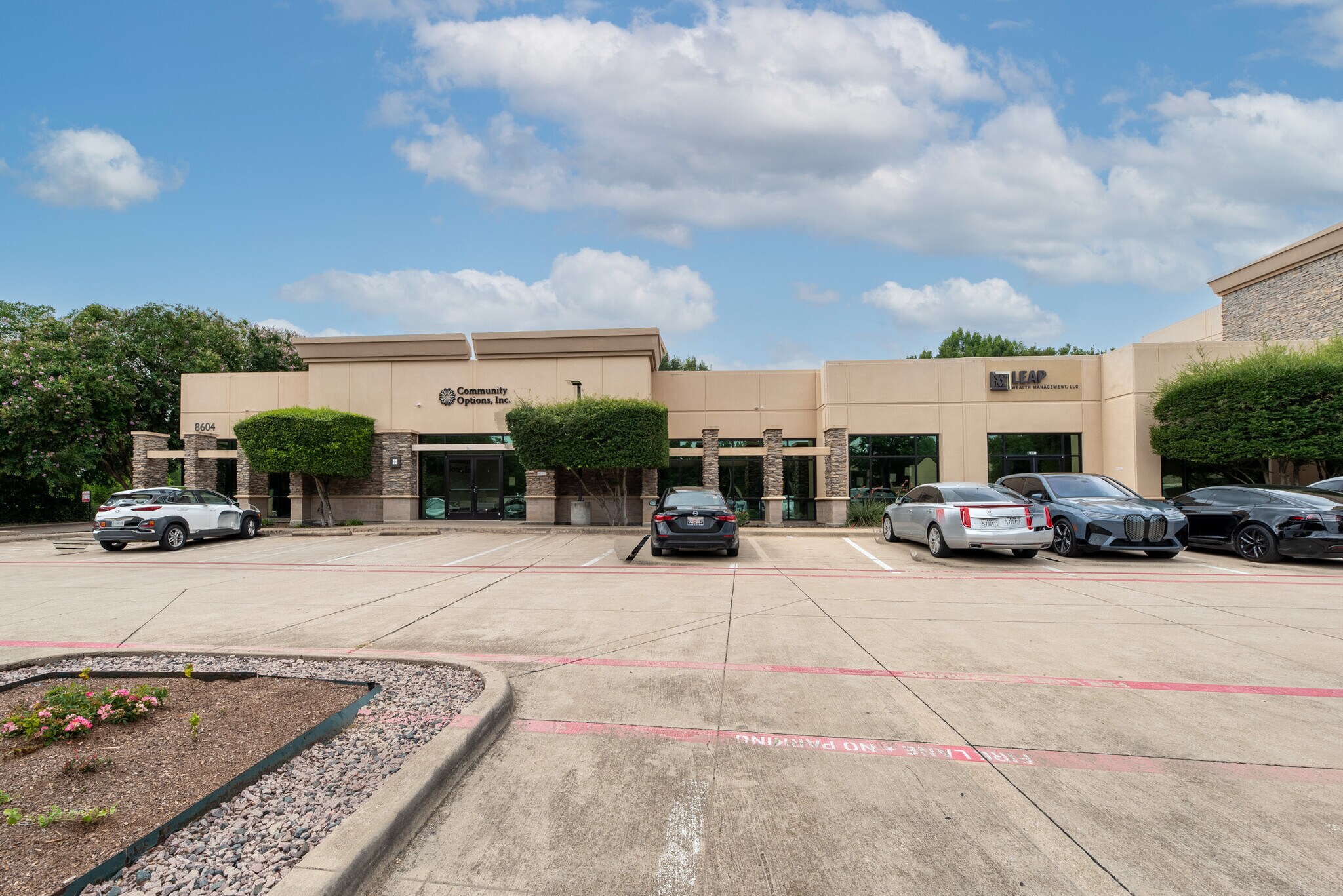 8604 Greenville Ave, Dallas, TX à vendre Photo de l’immeuble– Image 1 sur 13