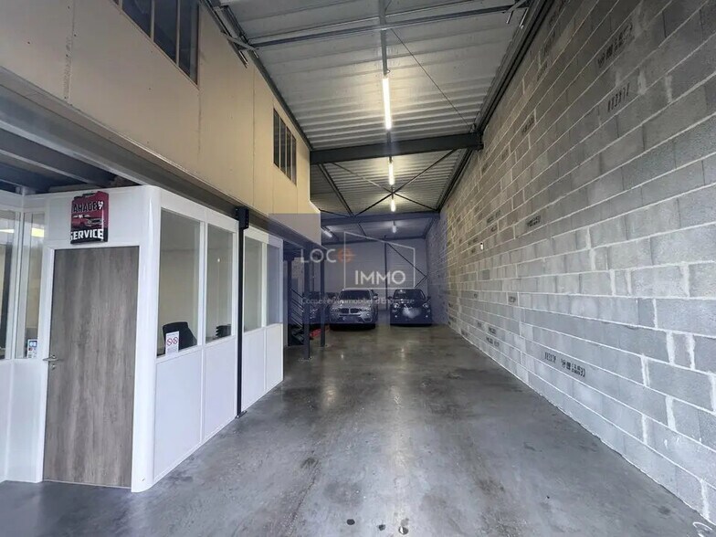 Local d’activités dans Montussan à louer - Photo de l’immeuble – Image 2 sur 6