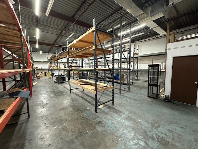 205 S Wickham Rd, Melbourne, FL à louer - Photo de l’immeuble – Image 3 sur 23