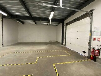 Plus de détails pour Local d'activités à louer