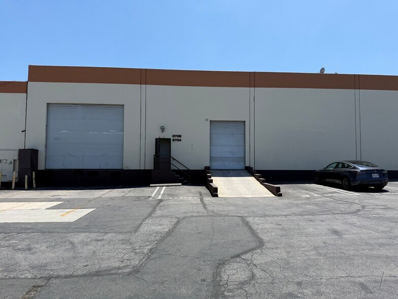 2700-2730 N Temple Ave, Long Beach, CA à louer - Photo de l’immeuble – Image 2 sur 23