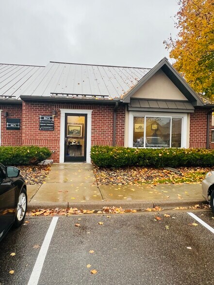 8677-8681 Eagle Point Blvd, Lake Elmo, MN à louer - Photo de l’immeuble – Image 1 sur 10