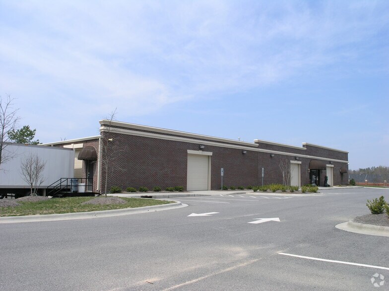 2823 Celanese Rd, Rock Hill, SC à louer - Photo de l’immeuble – Image 2 sur 6