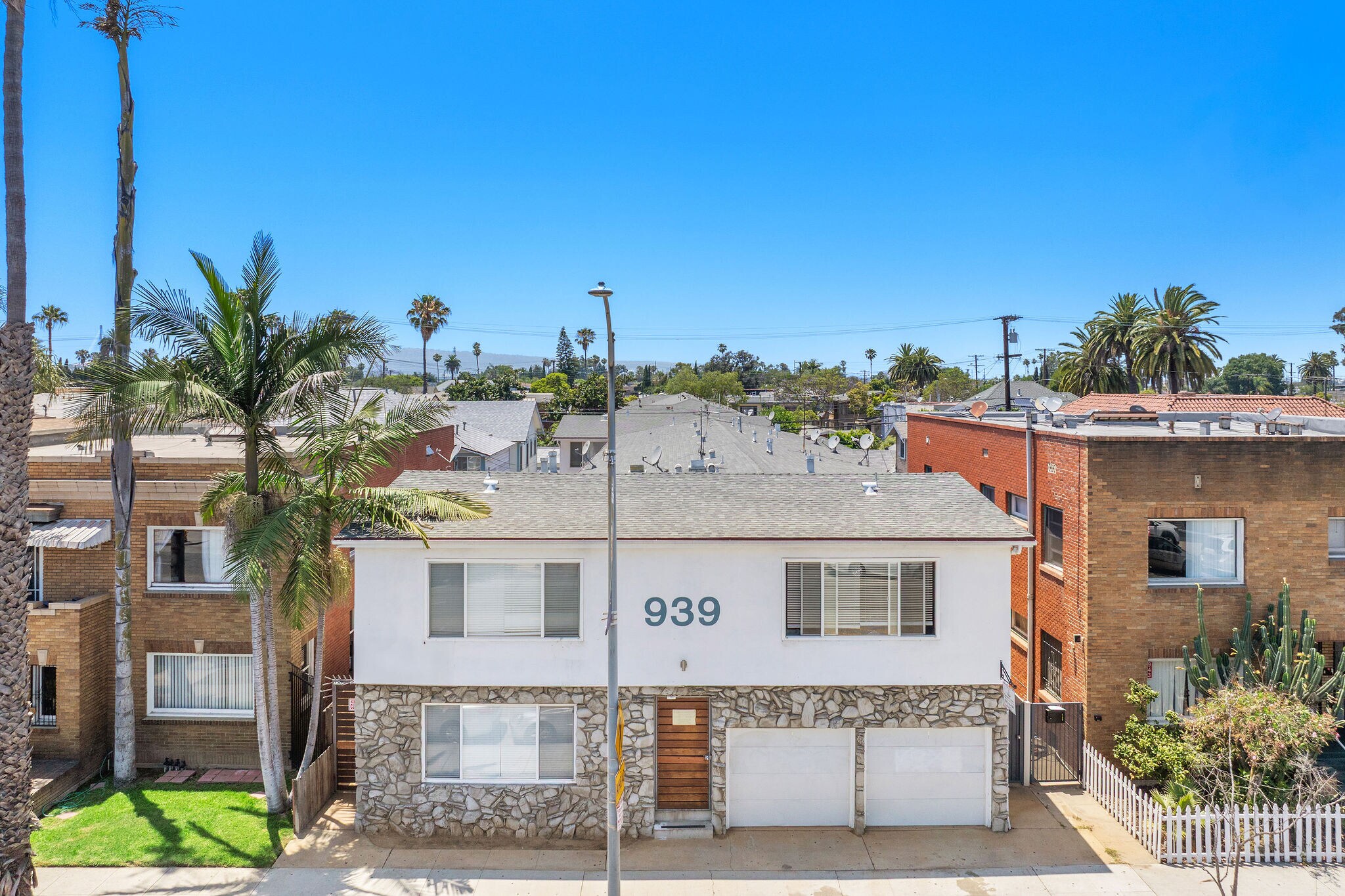 939 Pacific Ave, Long Beach, CA à vendre Photo de l’immeuble– Image 1 sur 18