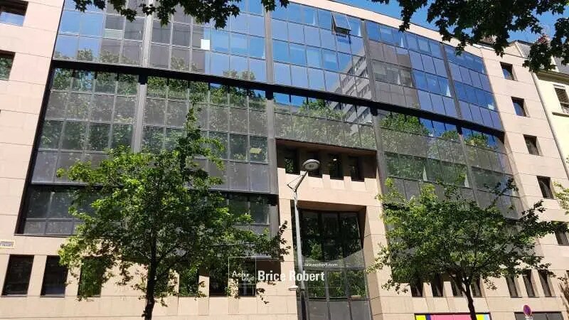 Bureau dans Lyon à louer - Photo de l’immeuble – Image 1 sur 5