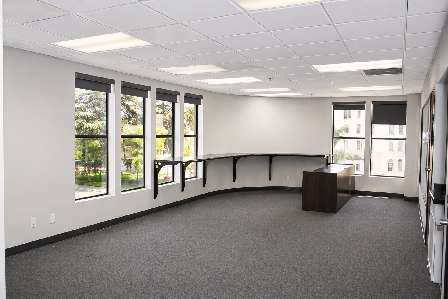 2150 N Waterman Ave, San Bernardino, CA à louer Photo intérieure– Image 1 sur 3