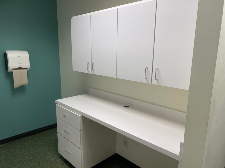 4690 Munson St NW, Canton, OH à vendre - Photo intérieure – Image 2 sur 14