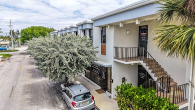 4322-4334 E Tradewinds Ave, Lauderdale-by-the-Sea, FL à louer Photo intérieure– Image 1 sur 28
