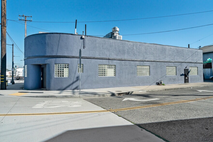 4528 E Washington Blvd, Commerce, CA à louer - Photo de l’immeuble – Image 1 sur 18