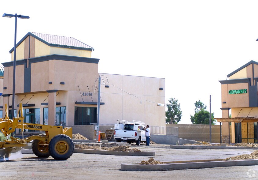 42035 10th St W, Lancaster, CA à louer - Photo de l’immeuble – Image 2 sur 4