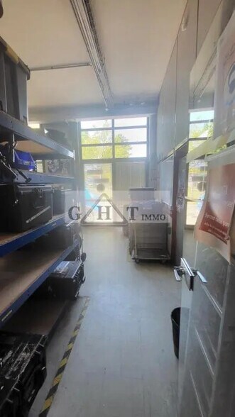Industriel/Logistique dans Sucy-en-Brie à louer - Photo de l’immeuble – Image 3 sur 10