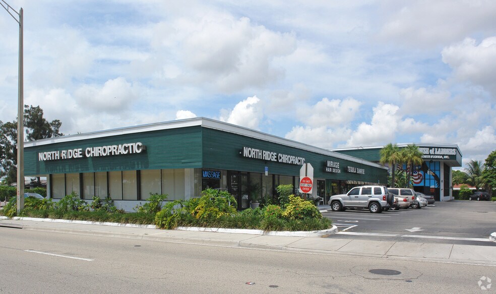 4711 N Dixie Hwy, Oakland Park, FL à louer - Photo de l’immeuble – Image 2 sur 5