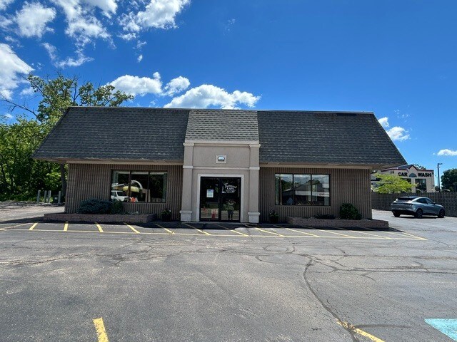 3707 30th Ave, Kenosha, WI à vendre - Photo de l’immeuble – Image 2 sur 16